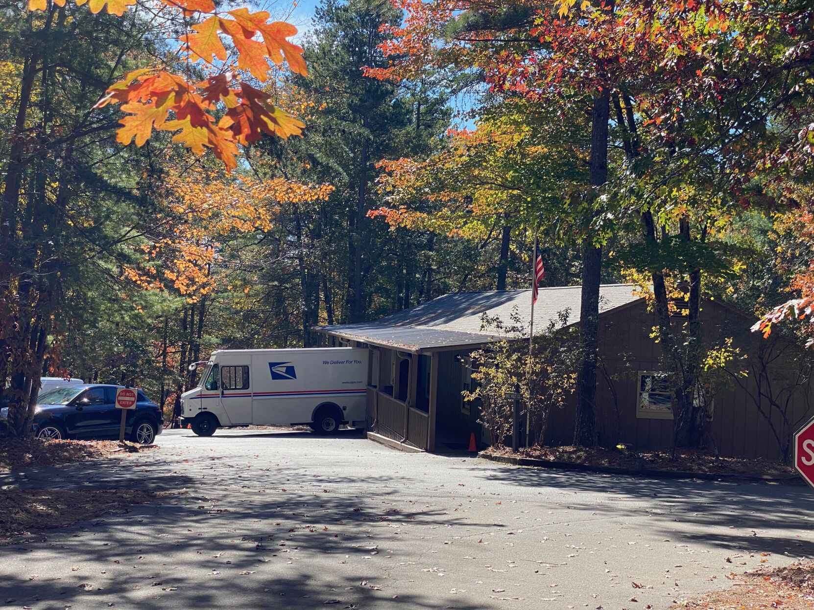 Big Canoe postal facility